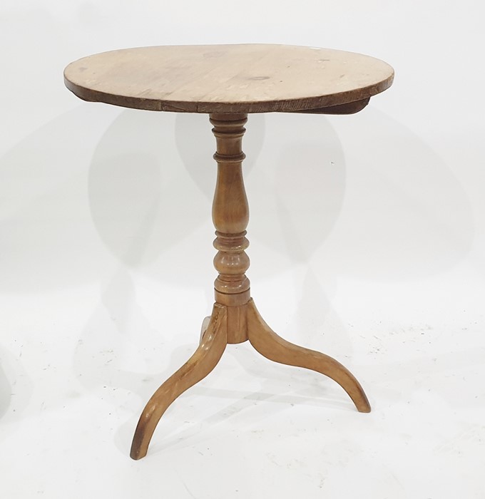 Circular table on baluster turned central column to three legs, 64cm dia,