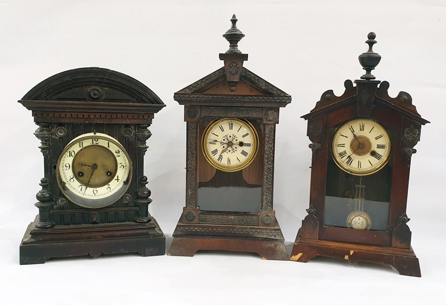 Three assorted mantel clocks to include mahogany-cased example with Arabic numerals to the ivorine