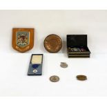 Quantity of military badges, buttons, commemorative medals and miscellaneous badges