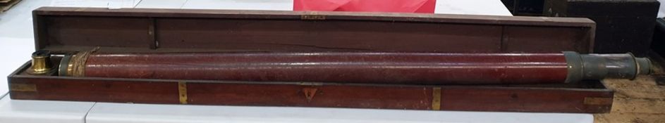 Telescope in mahogany and brass-banded case  Condition ReportThere is no visible signature on the