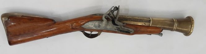 Reproduction brass blunderbuss Condition ReportPlease see images and as this is a replica the action