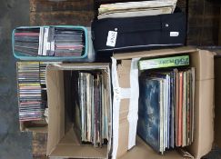 Large collection of CDs, mainly classical, quantity of long playing records, etc (7)  Condition