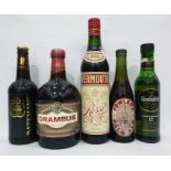 Mixed lot of alcholic beverages to include one litre of Drambuie, a bottle of Vermouth Rosso, a