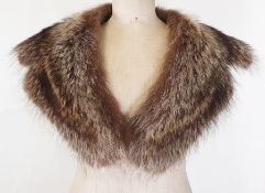 Large fox collar