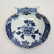 18th century Lowestoft-style porcelain pickle dish, scallopshell pattern and having underglaze