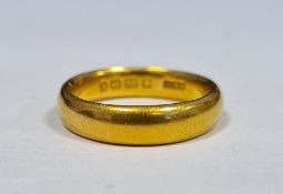 22ct gold wedding ring, approx 9g Condition Reportsize approx q