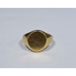 9ct gold gentleman's signet ring 11.5 gCondition ReportThe ring size is PQ