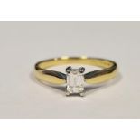 18ct yellow gold diamond solitaire ring, set with a emerald-cut diamond (estimated diamond weight