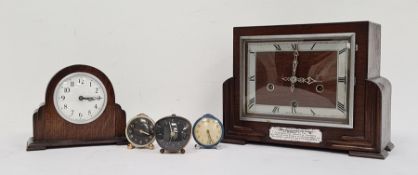 Two oak-cased mantel clocks and three further smaller clocks (5)