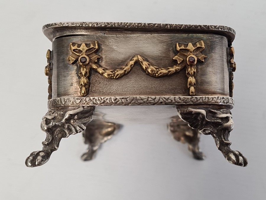 Russian silver and painted porcelain presentation box (1908-1926) with inscription to the lid 'In - Image 4 of 17