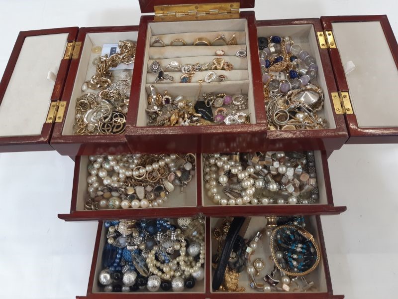 Quantity of costume jewellery and watches in folding jewellery chest - Image 2 of 2