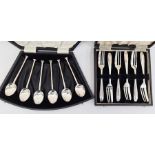 Set of six silver teaspoons, with seal-top handles, cased, Birmingham 1923 and set of six silver-
