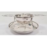 Silver tea strainer on stand, Sheffield 1931, Walker & Hall, 2.7oztCondition Reportvarious dings.