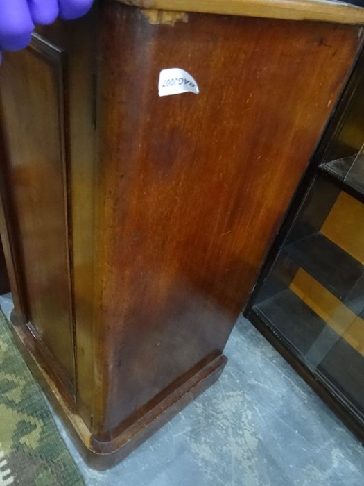 19th century mahogany single-door pot cupboard on plinth base, 38cm x 76cm  Condition Reportsplit to - Image 5 of 6