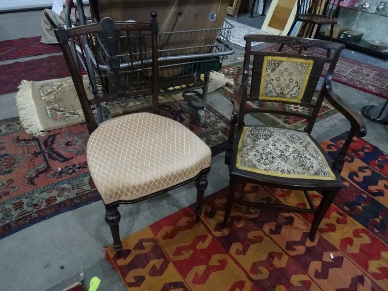 Two bedroom chairs with turned and fluted legs to peg feet (2)
