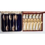 Set of five silver coffee spoons with pair golf club and ball decorated handles, Sheffield 1932,