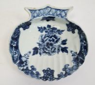 18th century Lowestoft-style porcelain pickle dish, scallopshell pattern and having underglaze