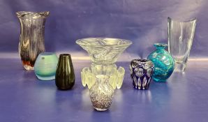 Collection of glassware comprising a Webb flared, circular, footed vase, 14cm high, a pale
