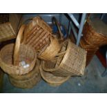 Large quantity of baskets to include picnic, shopping, etc