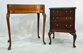 20th century mahogany bijouterie table, the shaped glass top with single drawer under, cabriole