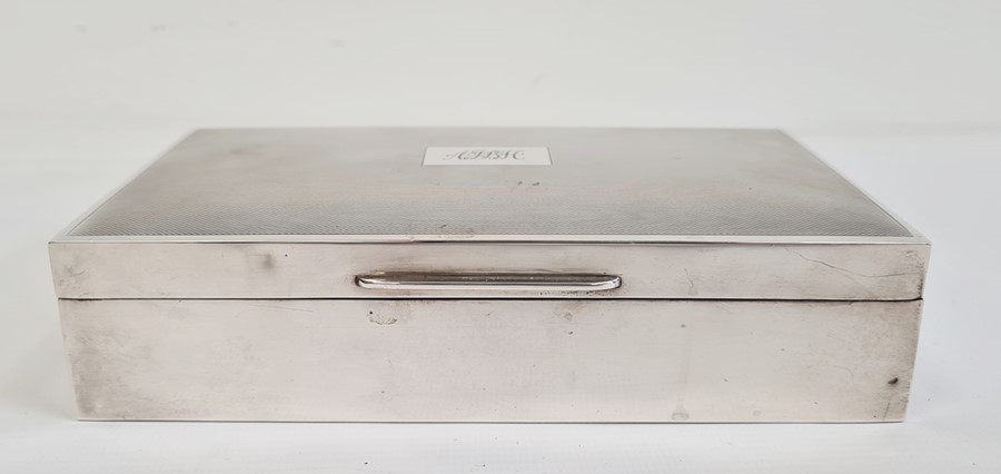 Silver cigarette box, the interior with lining
