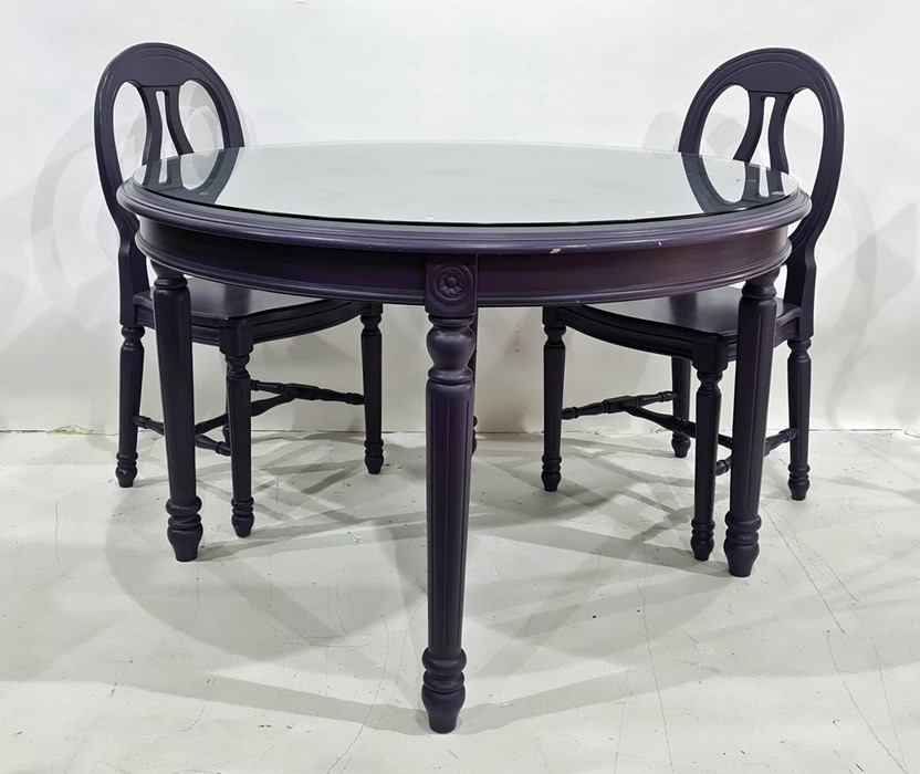 Purple painted circular breakfast table and four chairs (5)