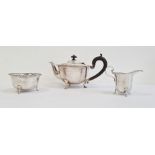 Mappin & Webb silver tea service comprising teapot, milk jug and sugar bowl, 16oz approx total