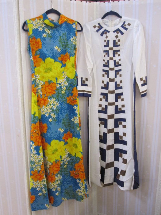 Horrockses size 16 long maxi dress in blue with yellow and orange flowers, a Peint Alamaine French