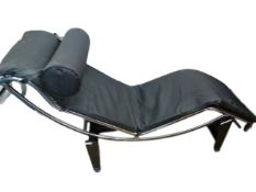 After Le Corbusier, Pierre Jeaneret and Charlotte Perriand - A Cassina type LC4 lounger / chaise