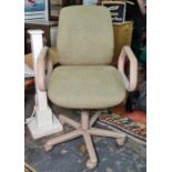 Office swivel chair Condition ReportHeight and back rest are adjustable.  Arms are not removable.