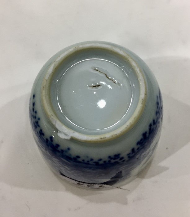 18th/19th century Chinese porcelain blue and white beaker and saucer, painted with chrysanthemum and - Image 2 of 4