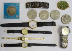 Quantity sundry Elizabeth II commemorative crowns, Thai silver and black enamel bracelet and a