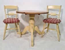 Pine-topped breakfast table and four painted chairs in the Oxford bar-back style (5)