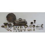 Small quantity of plated ware to include sugar bowl, tray, assorted flatware, etc