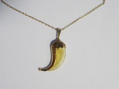 WITHDRAWN - 9ct gold claw-mounted pendant on 9ct gold chain, 3.8g approx in total