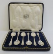 Set of six 1920's silver teaspoons, Sheffield 1928, makers HA, in fitted case, 3.1 0z