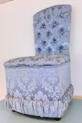 Blue foliate patterned bedroom chair by Seetall