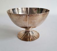 Early 20th century silver circular pedestal bowl of octafoil circular shape, with hammered