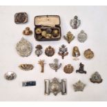 Collection of British military cap badges, badges and buttons (1 bag) Condition ReportPlease see
