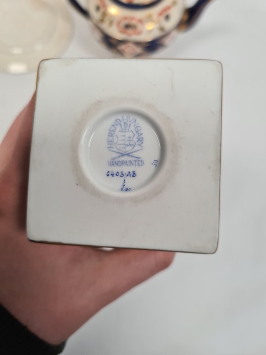 Early 20th century Herend hand-painted porcelain vase decorated with blue floral sprays on a white - Image 3 of 3