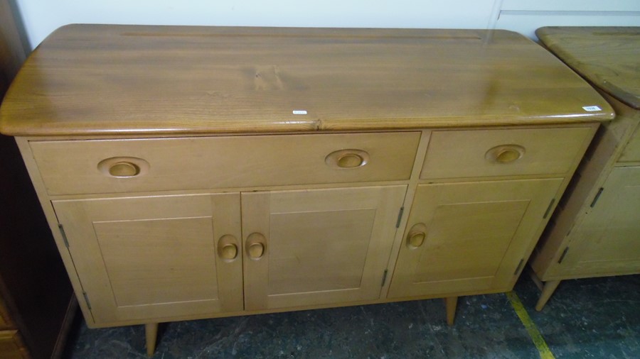 Lucian Ercolani Ercol model 351 elm-topped sideboard with beech body, two drawers and three cupboard - Image 4 of 10