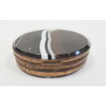 Oval brown banded agate mounted snuff box, 6cm x 7cm
