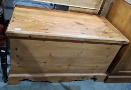 20th century pine blanket box, to bracket feet, 95.5cm x 56.5cm