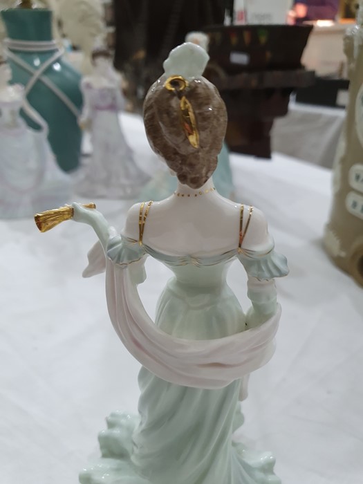 Five various Coalport figures of ladies in evening dresses, to include Mary Antoinette sculptured by - Bild 20 aus 31