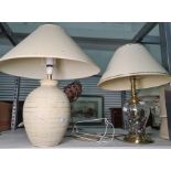 Glass and brass-coloured metal table lamp filled with glass beads and another ceramic table lamp (2)