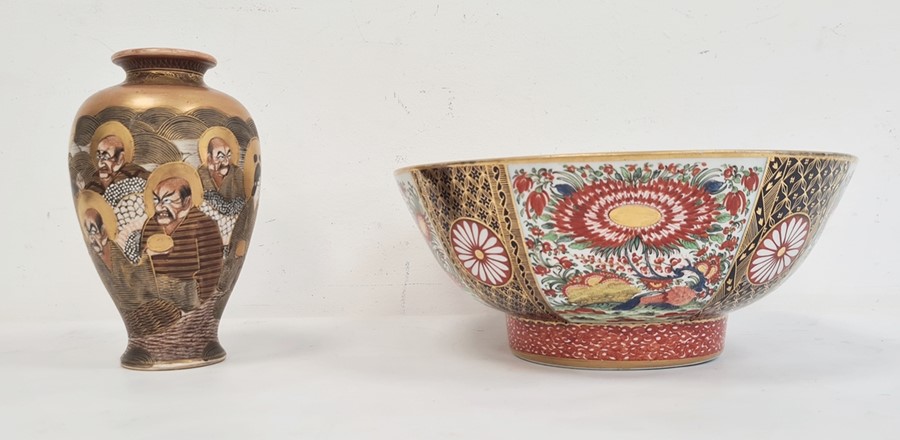 Chamberlains Worcester Imari decorated bowl, 27cm diameter and a 19th century Satsuma vase (damage