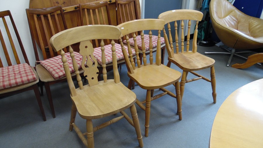 Nine assorted beech framed chairs (9) Condition ReportThe chairs are generally good condition with - Image 4 of 5