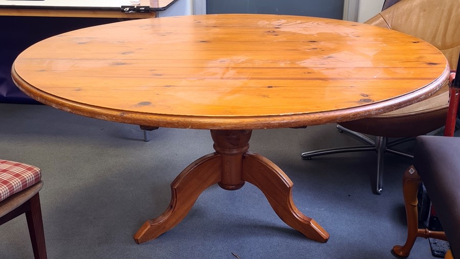 20th century pine circular breakfast table, 140cm diameter