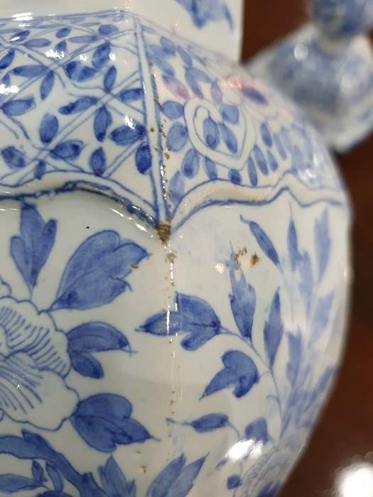 Pair of 18th century Dutch Delft vases with covers of hexagonal baluster form, the domed covers with - Image 27 of 45