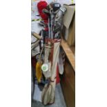 Quantity of golf clubs in two bags (2)